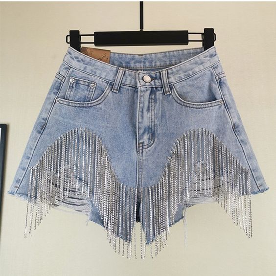 Short en jean, franges à perles