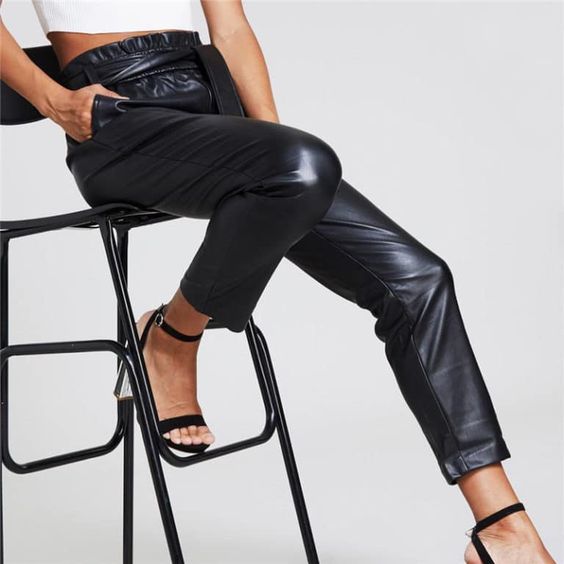 Pantalon en cuir noir