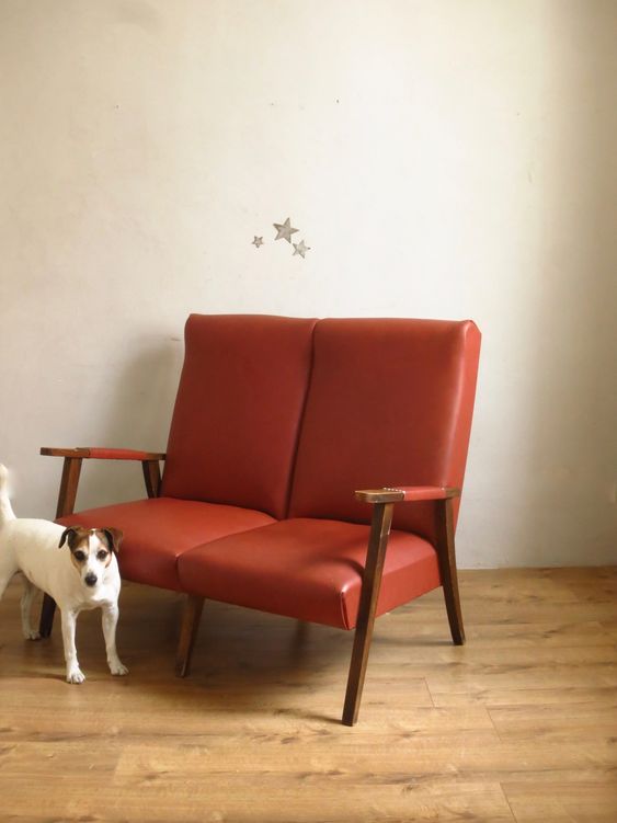 Fauteuil rétro en skaï rouge