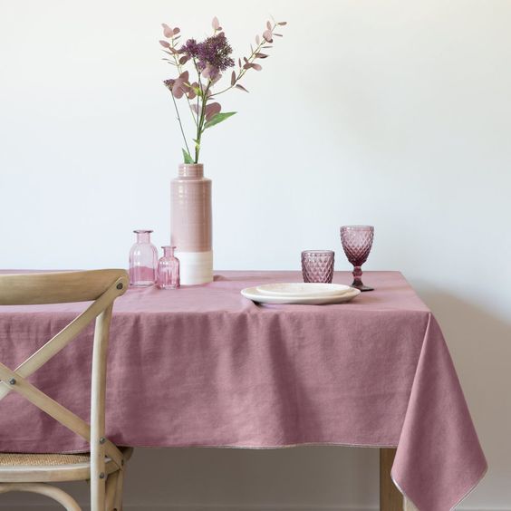 Nappe rose, ourlet surjet