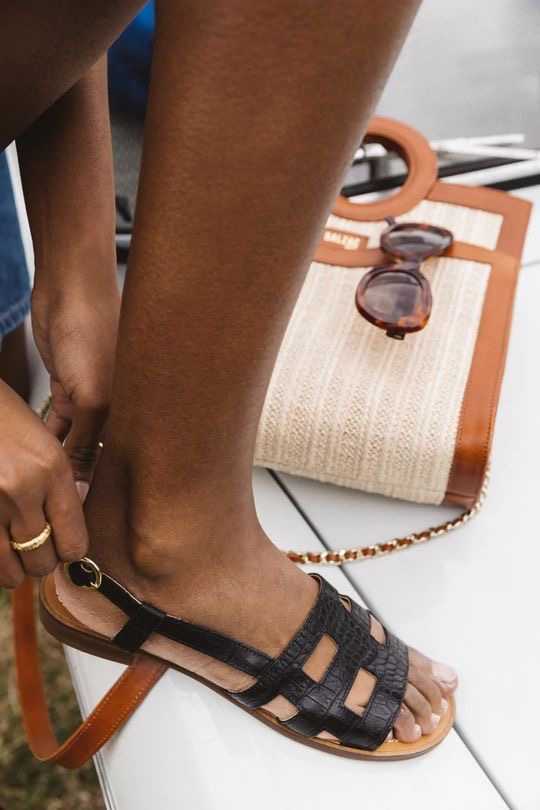 TILLI shoemakers repair eyelets, buckles and elastics on your sandals.